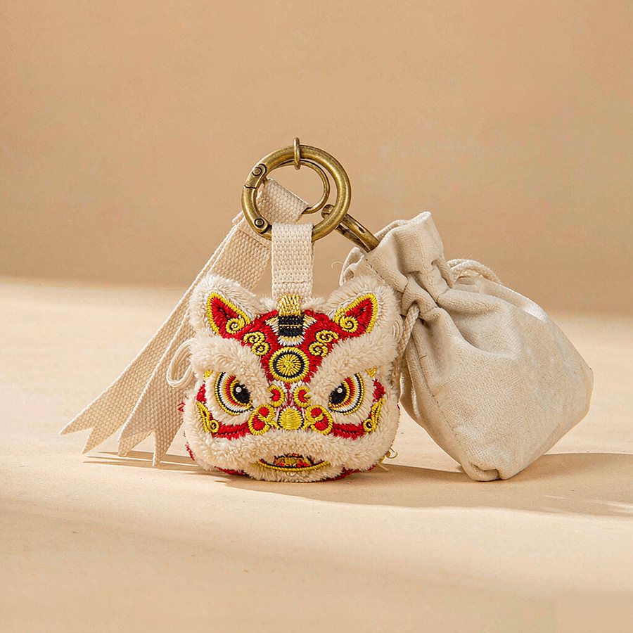醒狮纹样手工刺绣钥匙扣